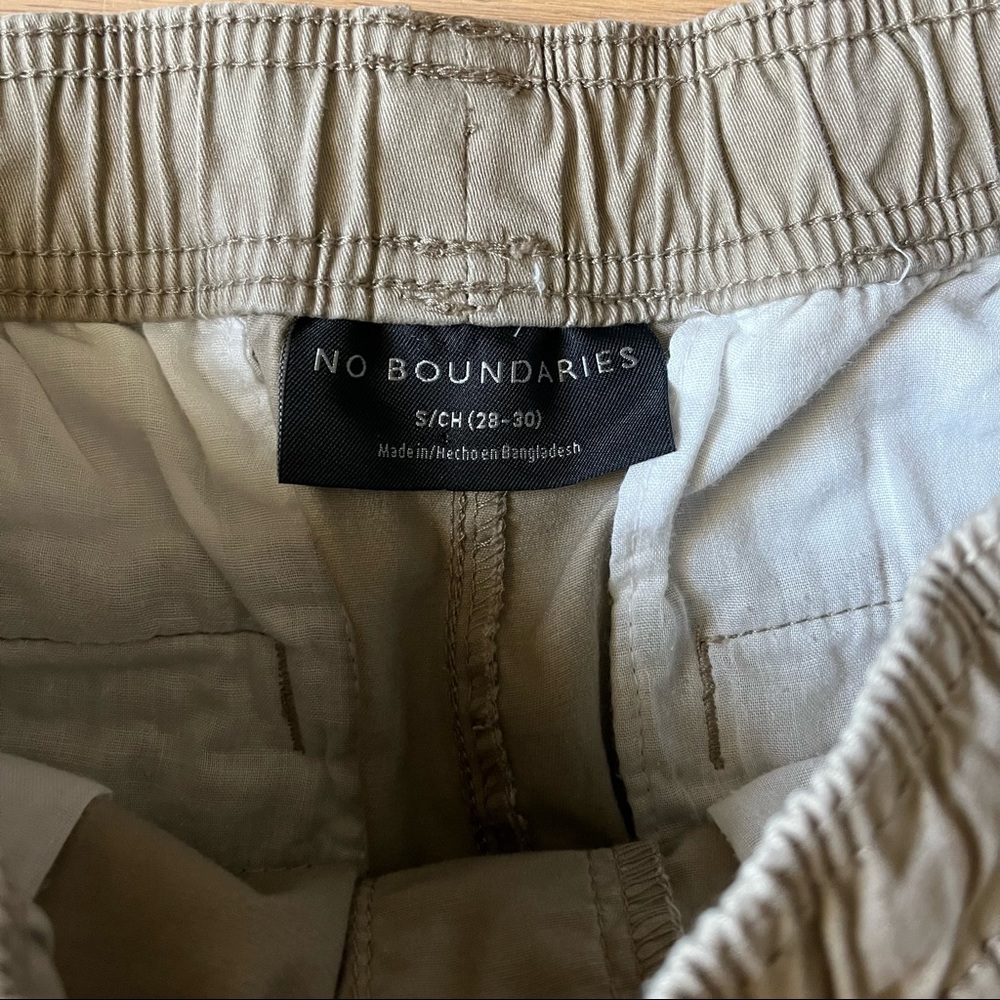 Shorts - Picture 3 of 4